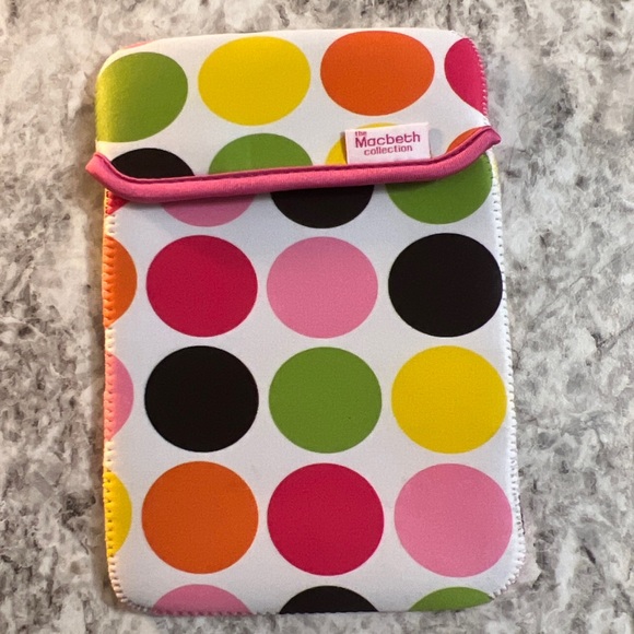 Brand New Macbeth Collection Gumball Tablet eBook Reversible Sleeve Neoprene - Picture 3 of 3